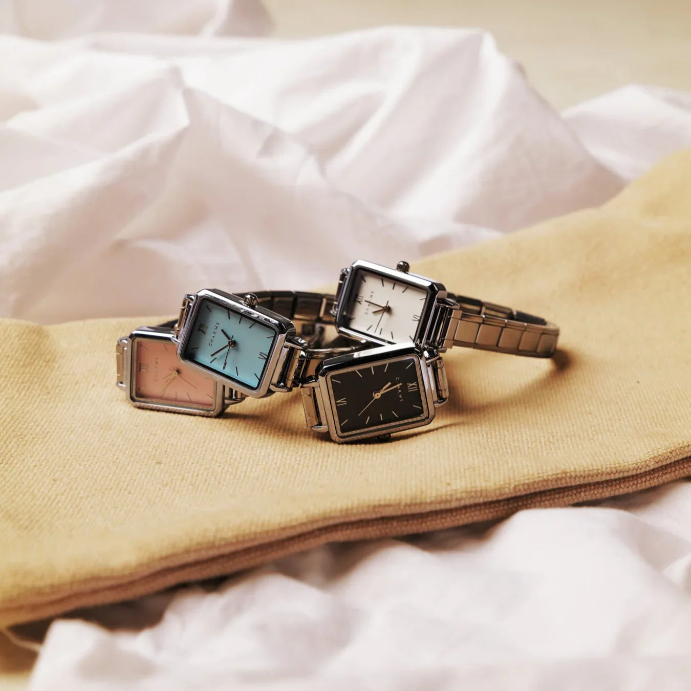 Como – Silvermodell med blå urtavla